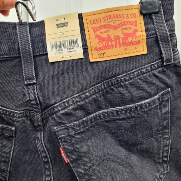 LEVI’S 501 Original Cutoff Denim Short - Picture 8 of 10